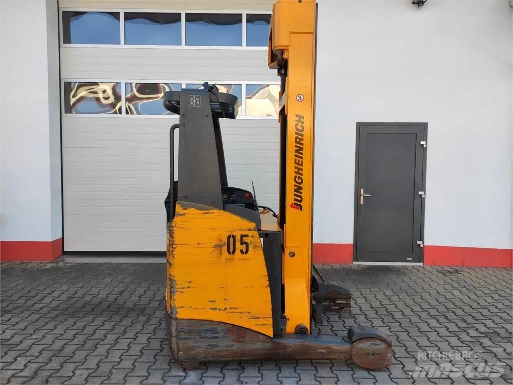 Jungheinrich ETV216 Stivuitor cu catarg retractabil