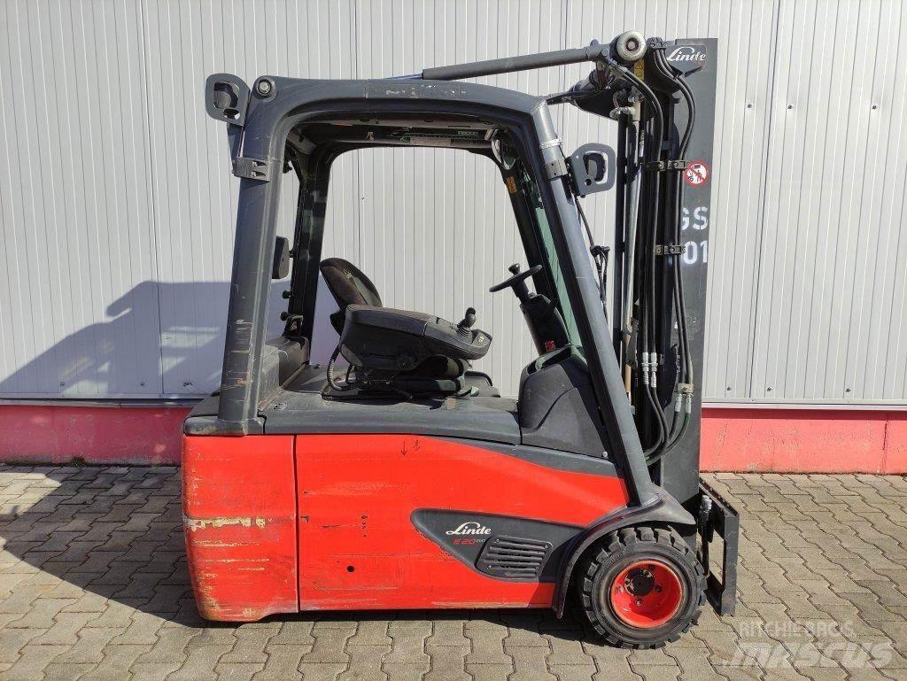 Linde E20L-02-386 Stivuitor electric