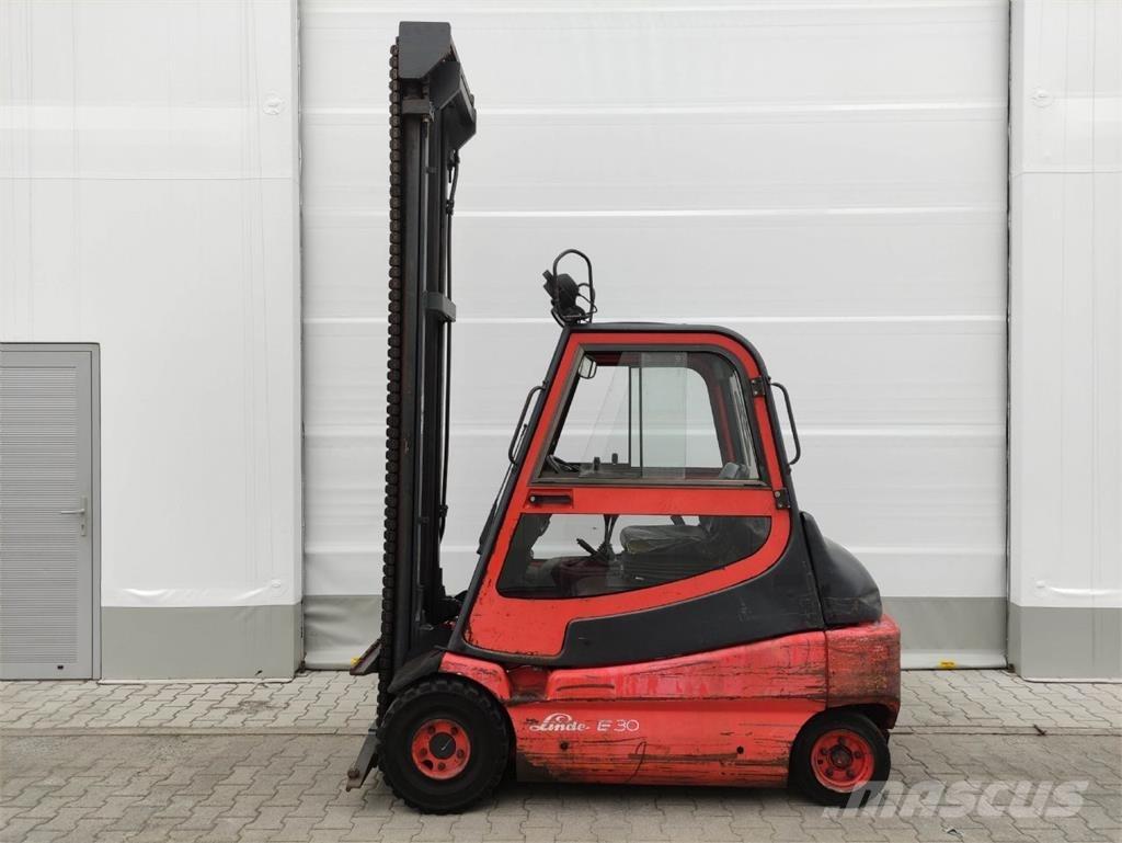 Linde E30-01-336 Stivuitor electric