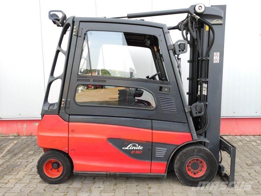 Linde E30L-01-387 Stivuitor electric