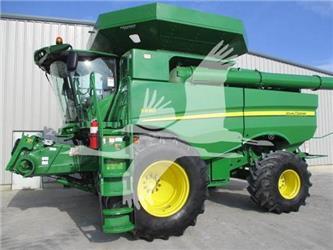 John Deere S690