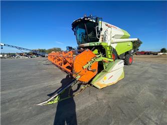 CLAAS Tucano 440