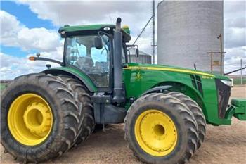 John Deere 8335R