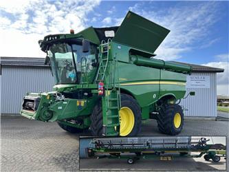 John Deere S690