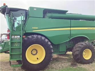 John Deere S690