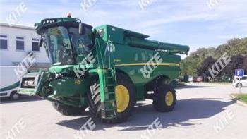 John Deere S690i