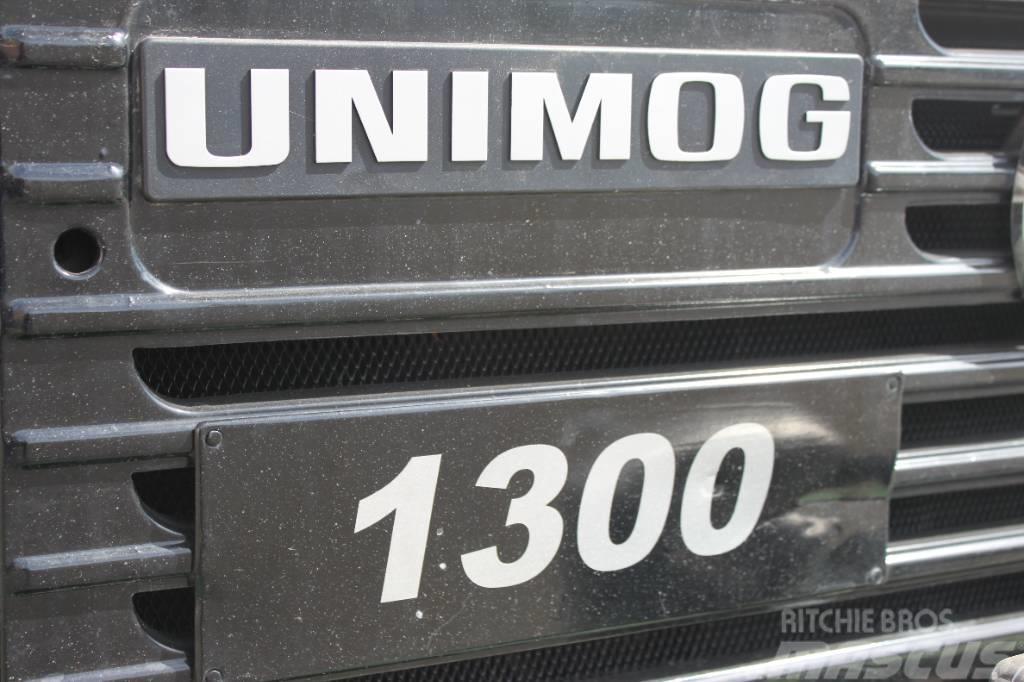Mercedes-Benz Unimog U 1300 L Camioane platforma/prelata