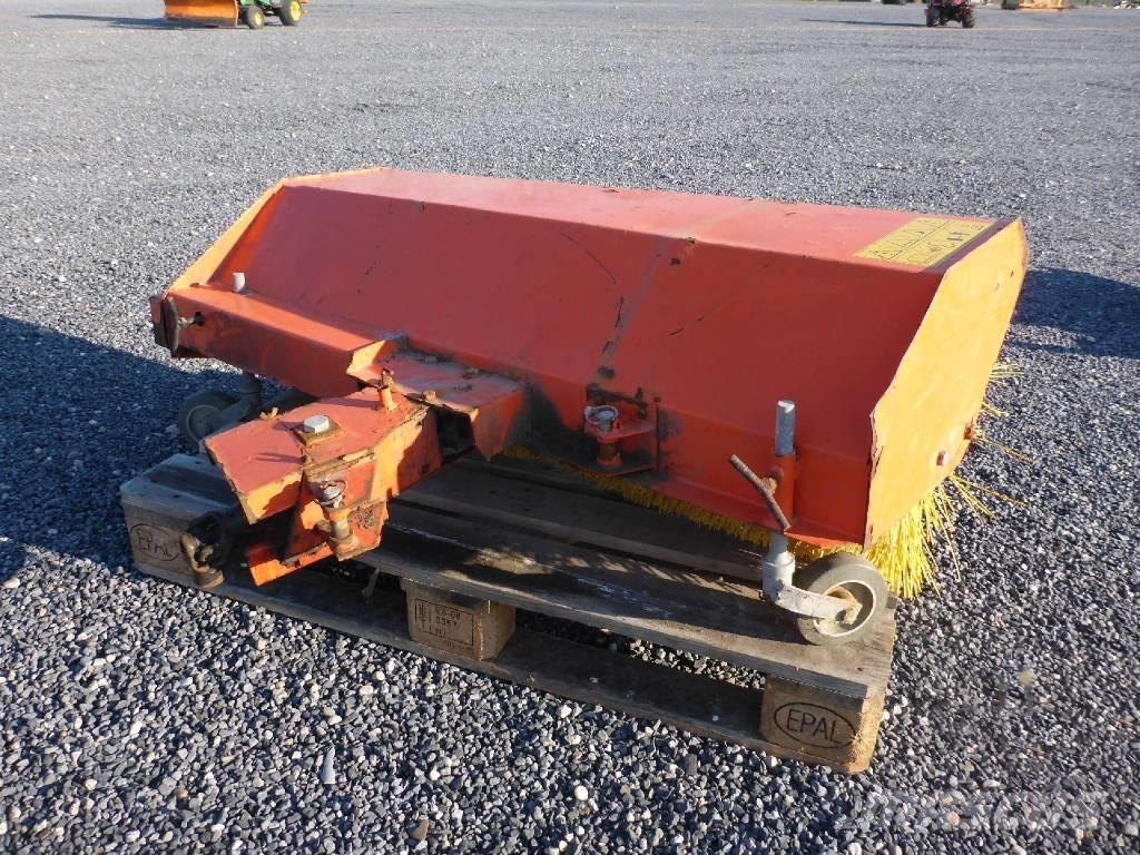 Kova LH1200HT BROOM ATTACHMENT Alte accesorii tractor