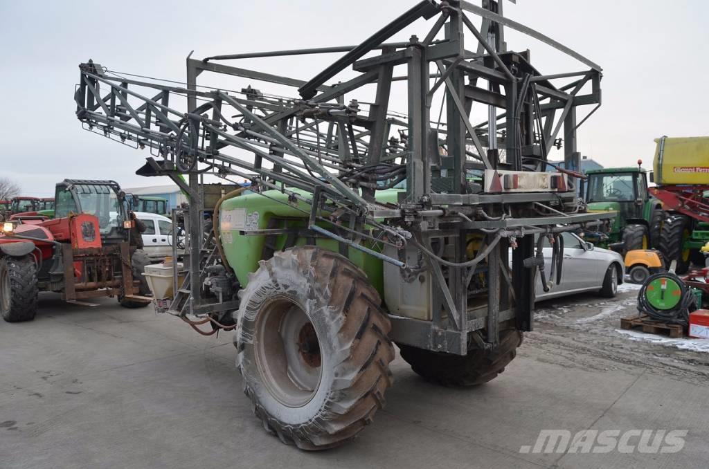  Technoma 2500 Trailed sprayers