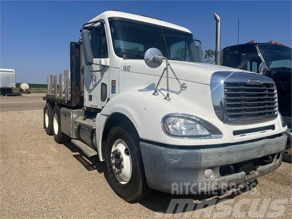 Freightliner COLUMBIA 120 Cisterne