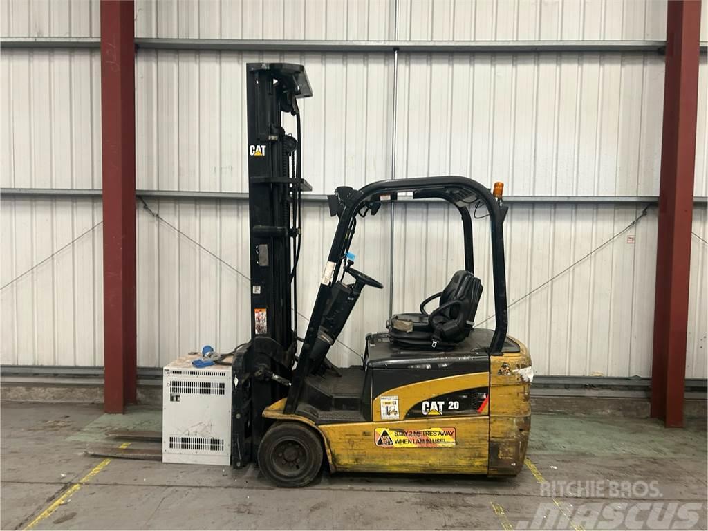 CAT EP20NT-48E Stivuitor electric