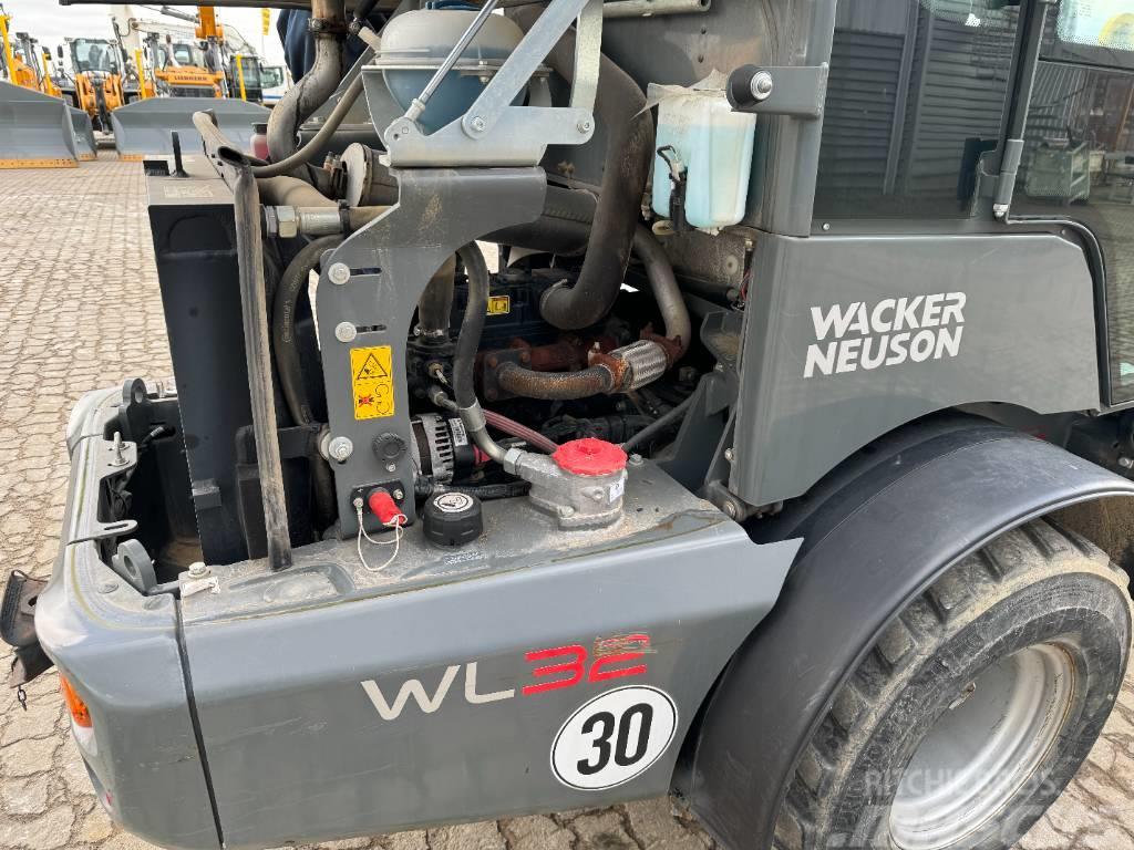 Wacker Neuson WL 32 Incarcator pe pneuri