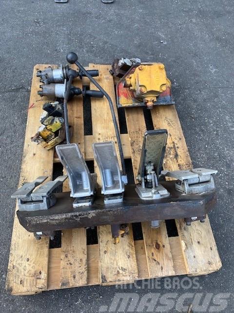 Liebherr r 942 hydraulic parts Hidraulice