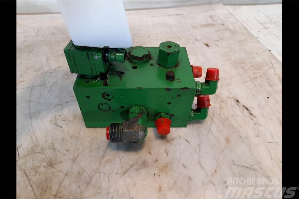 John Deere 7710 Suspension control valve Hidraulice