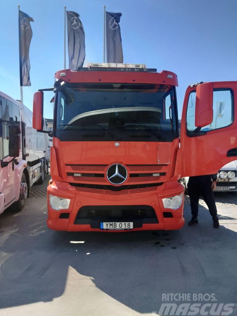 Mercedes-Benz Antos 2832 Kranbil Camioane platforma/prelata