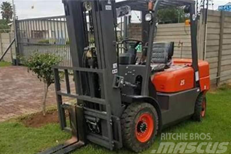  New 2.5 and 3.5 ton standard forklifts available Forklift trucks - others