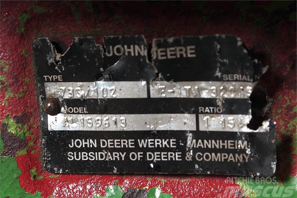 John Deere 6420 Disassembled front axle Transmisie
