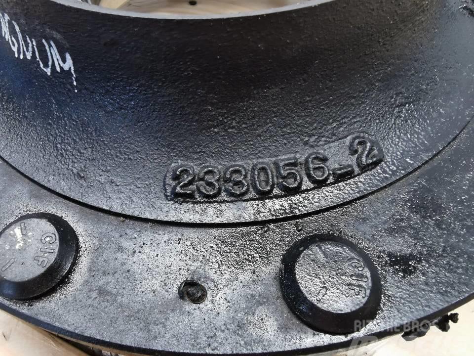 CASE MX 230 Magnum {Dana front wheel hub Roti