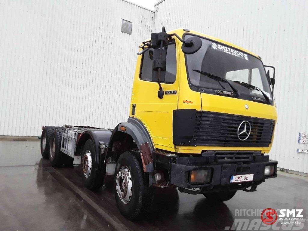 Mercedes-Benz SK 3234 8x4 NO 3538 -3535 Camion cabina sasiu