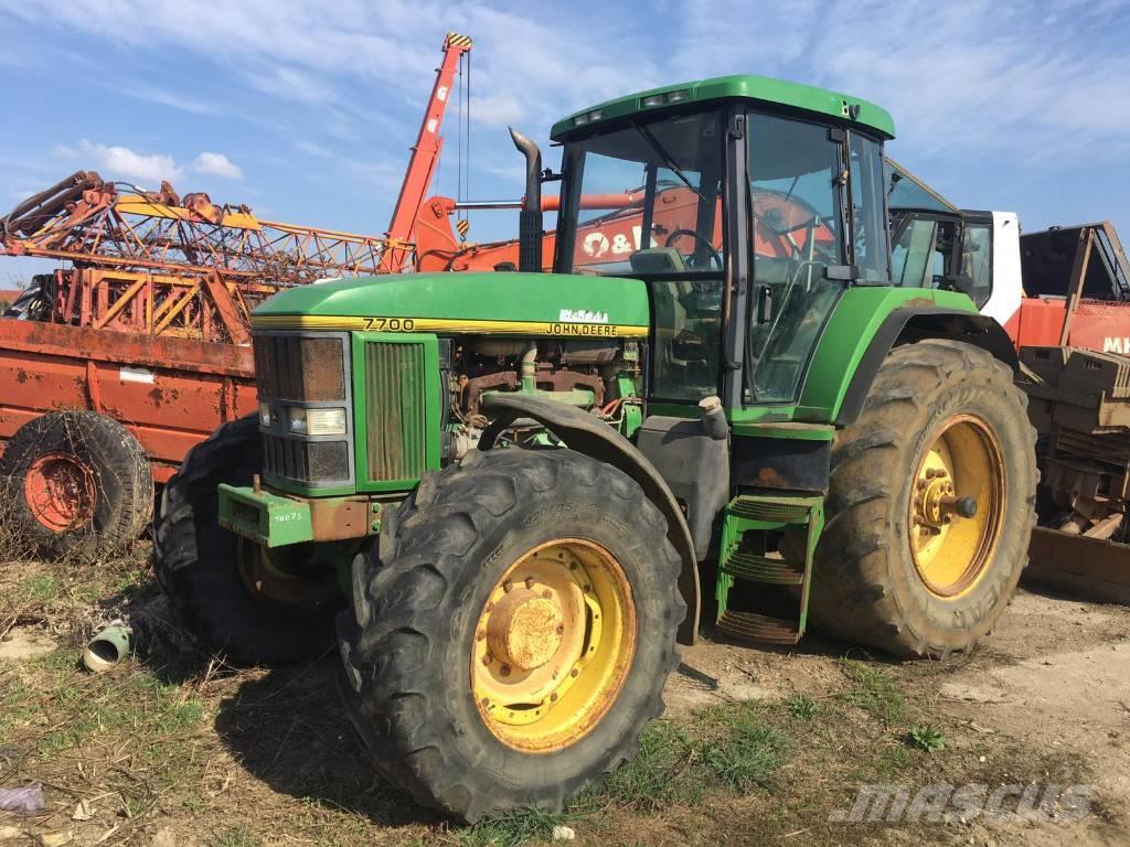 John Deere 7700 Tractoare