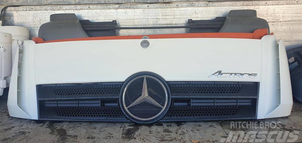 Mercedes-Benz Actros Cabine si interior