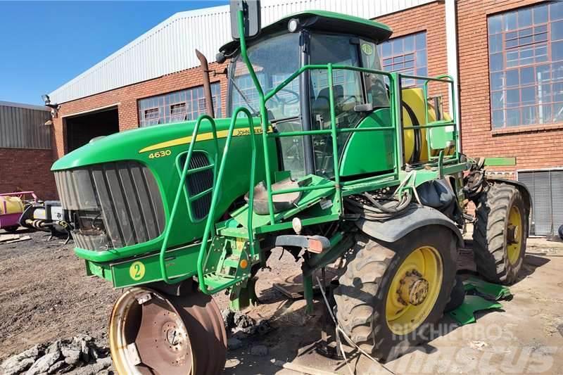 John Deere JD 4630 Spray Tractor Now stripping for spares. Tractoare