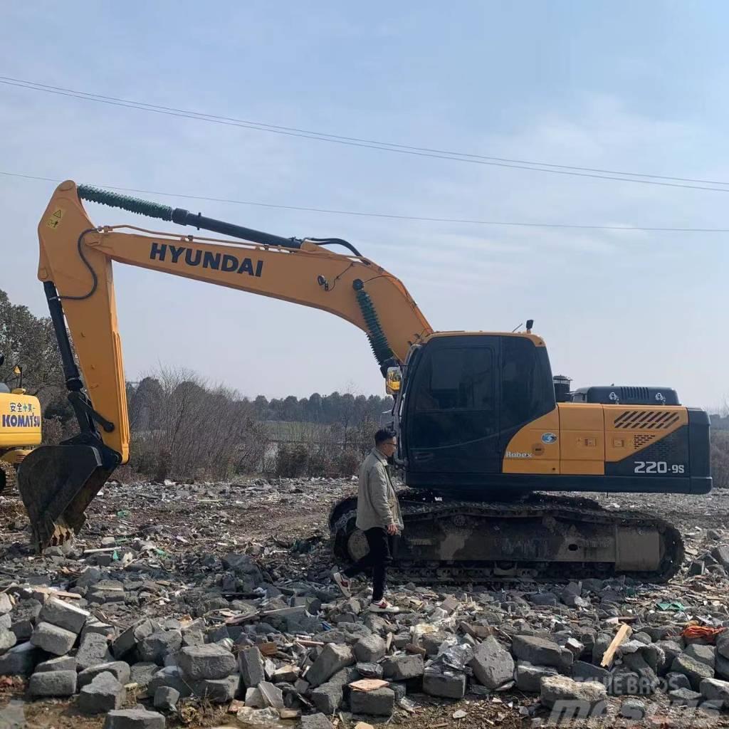 Hyundai 220LC-9S Excavatoare pe senile