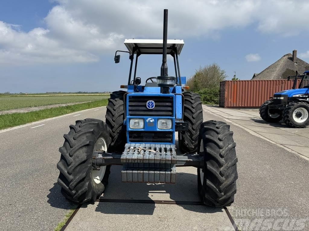 New Holland 110-90DT Tractoare