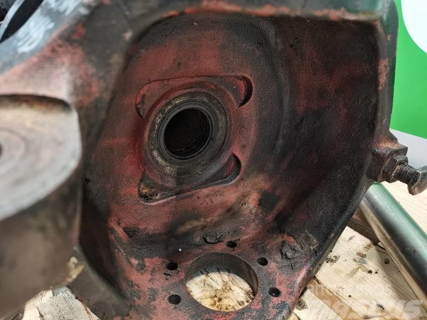 New Holland LM 445 reducer Spicer} Axe