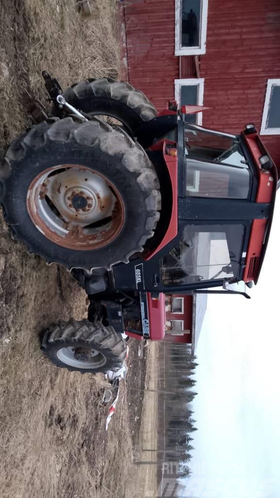 Case IH 685 XL Tractors