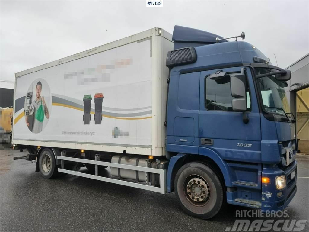 Mercedes-Benz Actros 1832 4x2 Box truck with lift and side openi Autocamioane
