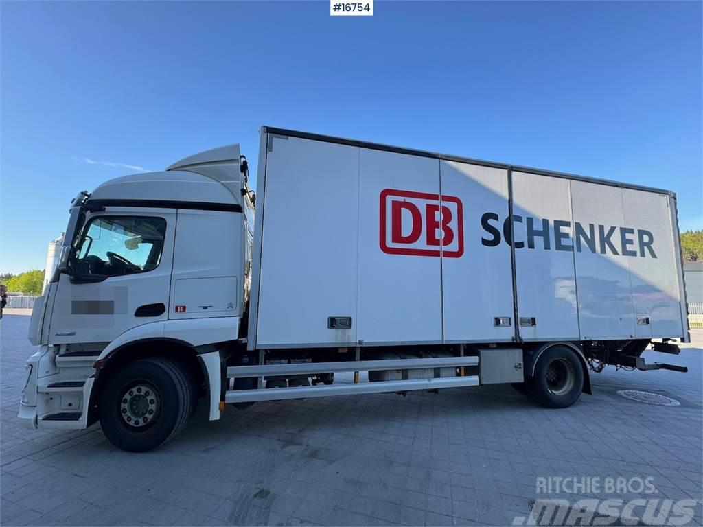 Mercedes-Benz Actros 1835 4x2 box truck w/ full side opening and Autocamioane