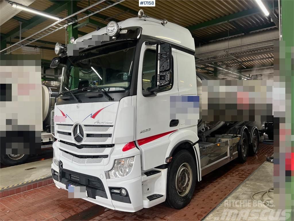 Mercedes-Benz Actros 2553 6x2 Chassis. WATCH VIDEO Camion cabina sasiu