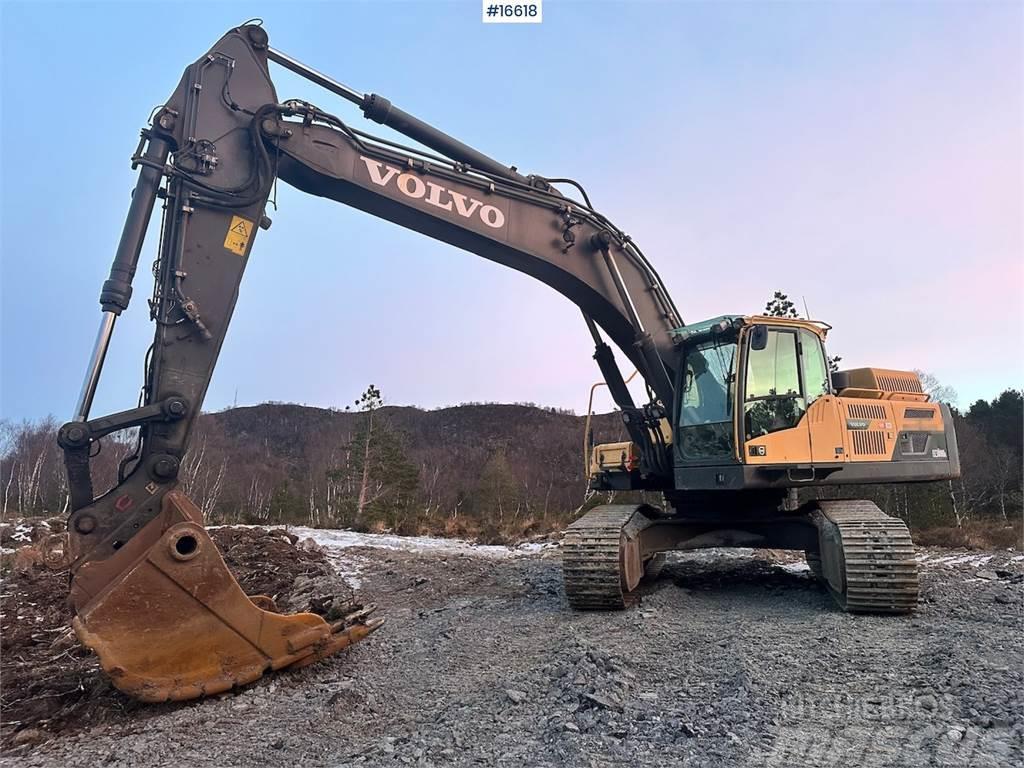 Volvo EC380 Tracked digger w/ Digger bucket and HK attac Excavatoare pe senile