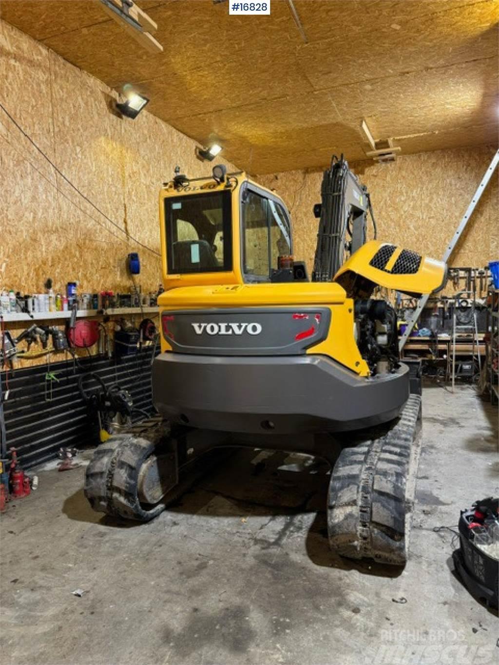 Volvo ECR88D Tracked excavator w/ bucket and tilt Excavatoare pe senile