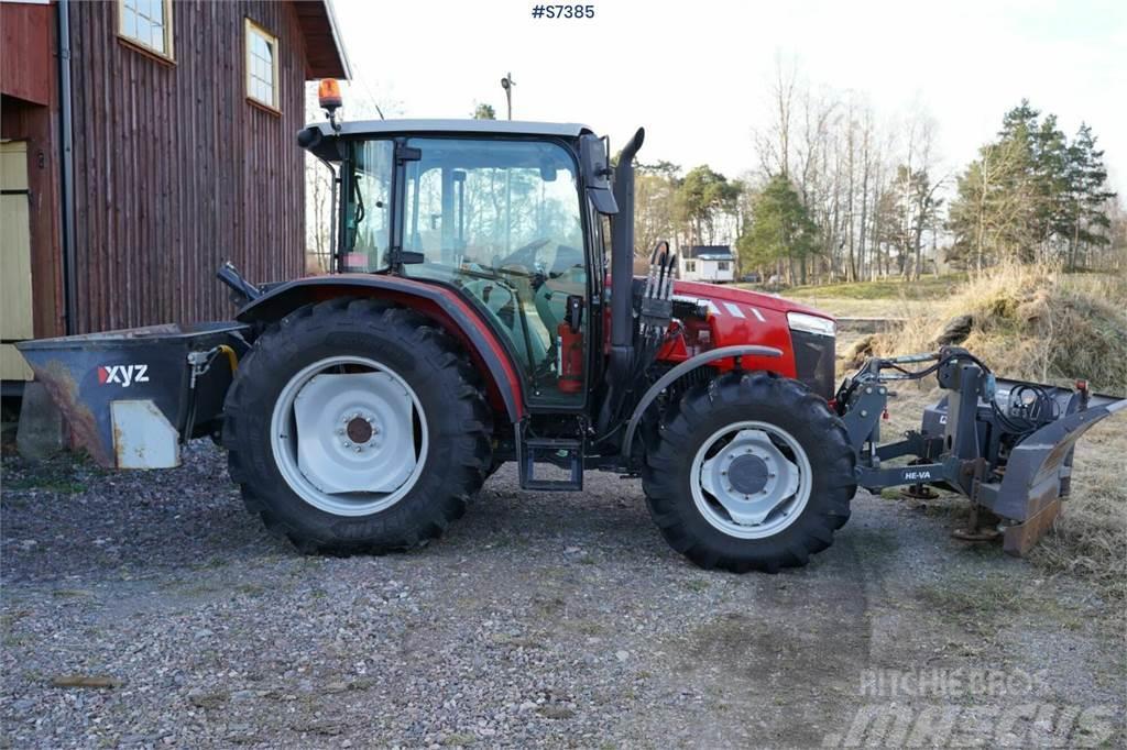Massey Ferguson MF 4707 with sand spreader and folding plough Tractoare