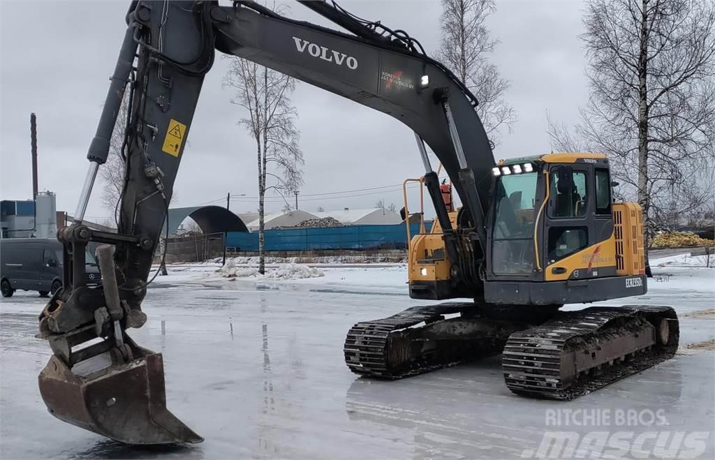 Volvo ECR235DL Excavatoare pe senile
