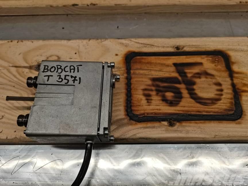 Bobcat T .... {new distributor coil } Motoare