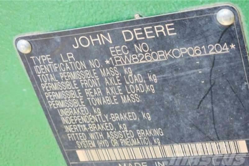 John Deere 8260R Tractoare