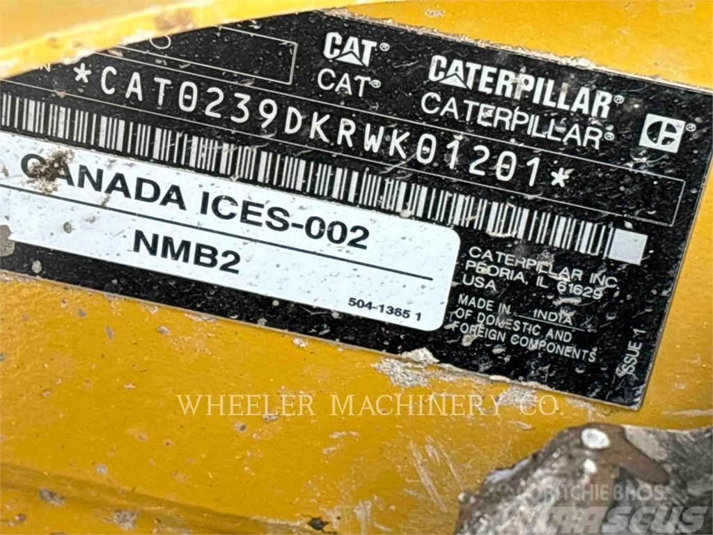 CAT 239D3 C3H2 Mini incarcator