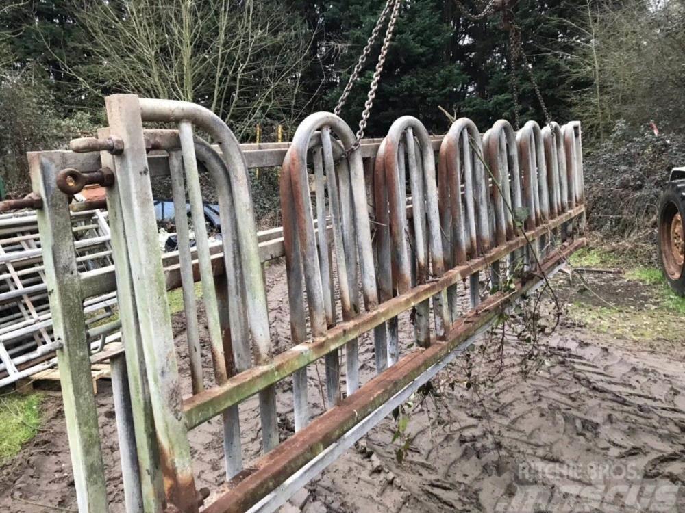  Cattle feed barriers 14 ft 6 Utilaje si accesorii folosite la cresterea animalelor