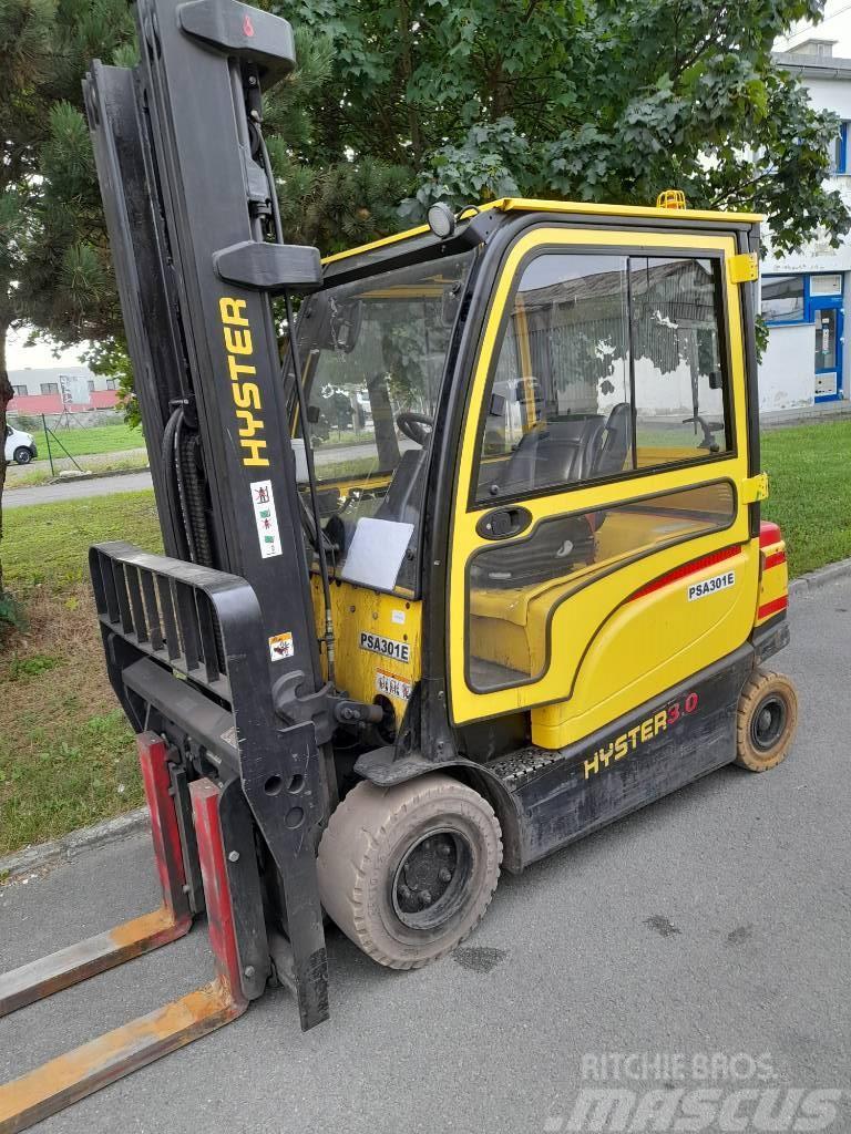 Hyster J3.0XN Stivuitor electric