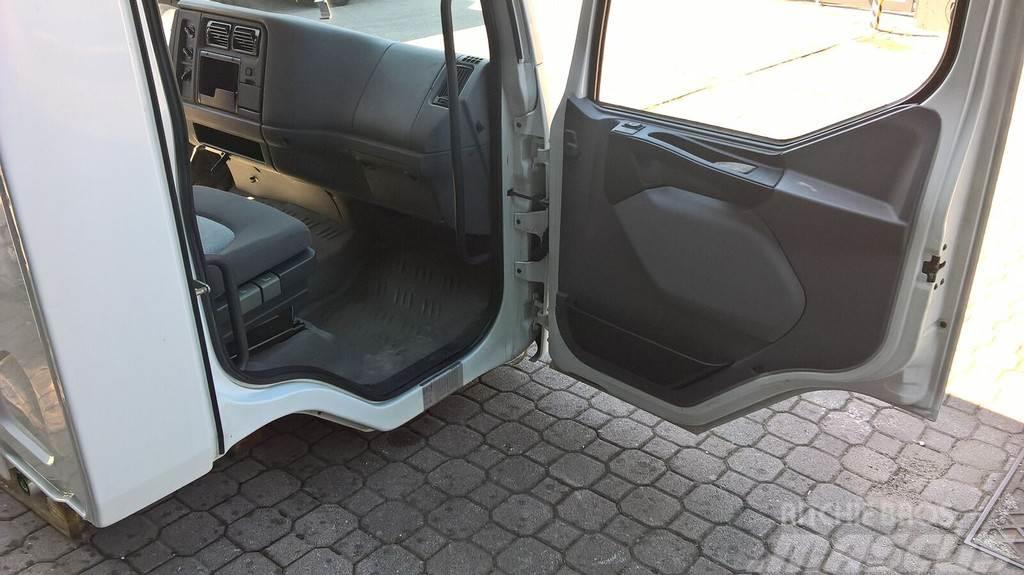 Renault MIDLUM Euro 5 Cabine si interior