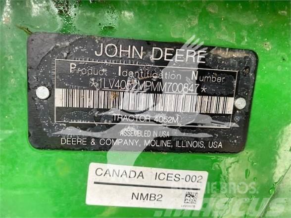 John Deere 4052M Tractoare