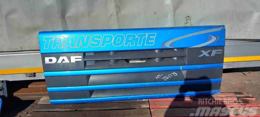 DAF XF105.460 1644191 Front grill panel Cabine si interior
