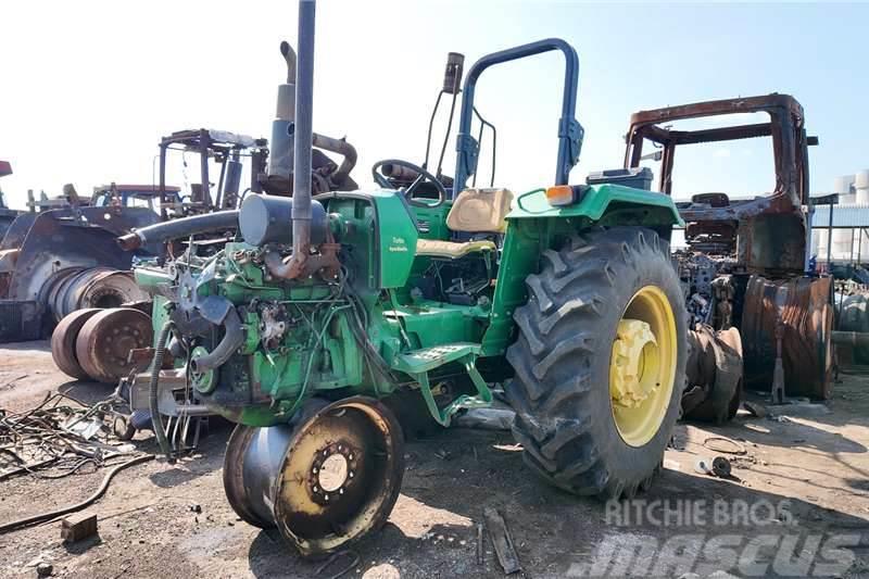 John Deere JD 5215 Tractor Now stripping for spares. Tractoare
