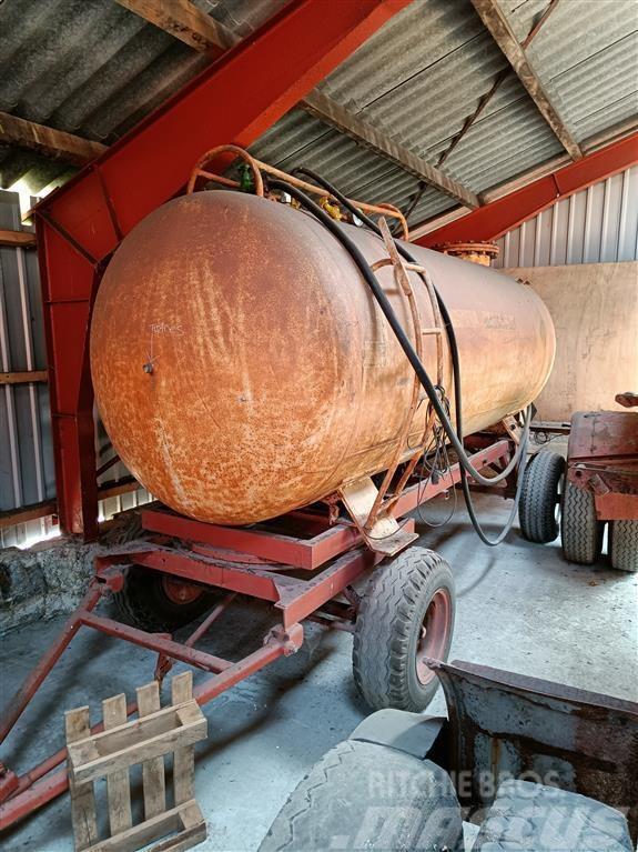 - - -  Ammoniak tankvogn ca. 3 tons Ore de transport în forma lichida