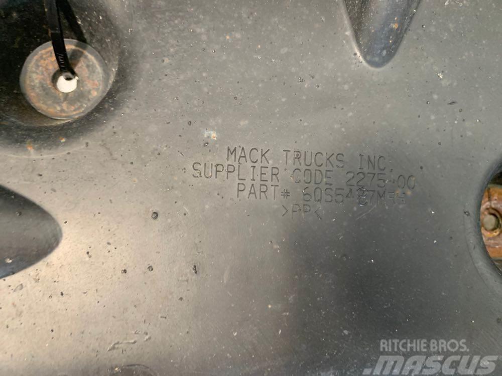 Mack CXU613 Altele