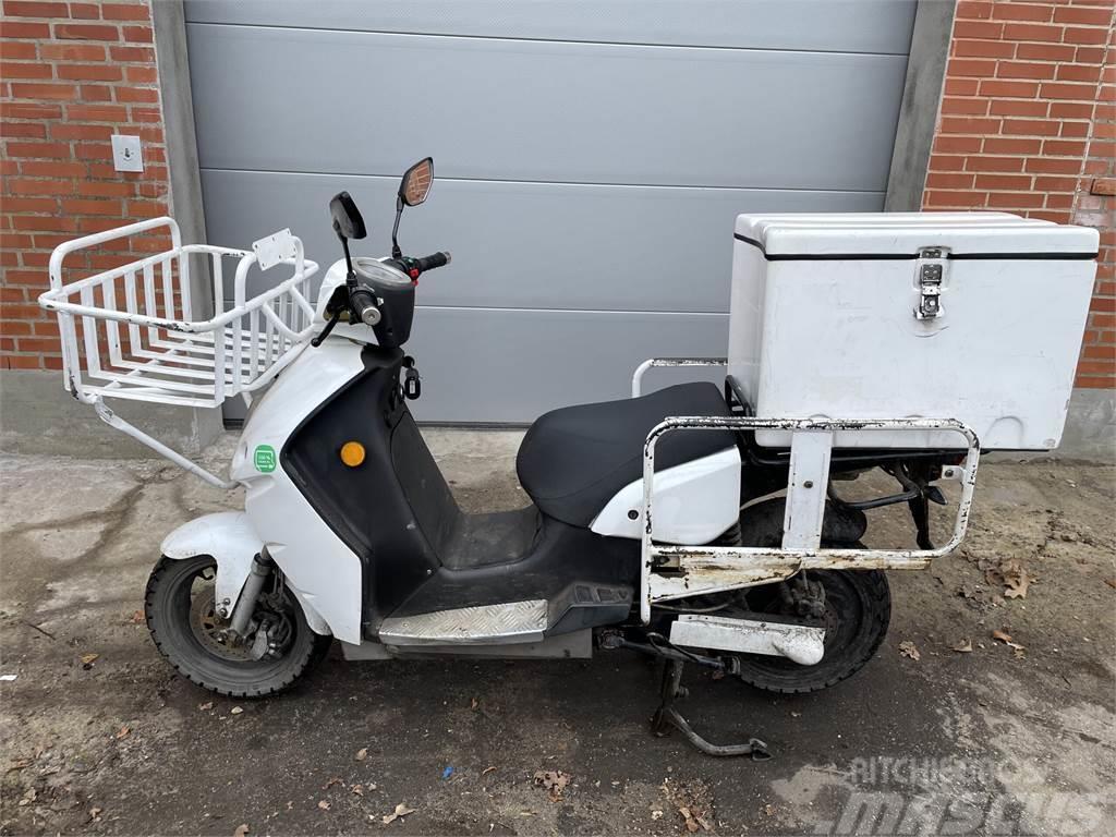  El-scooter V-Moto E-max, German Engineering, Itali Alte componente