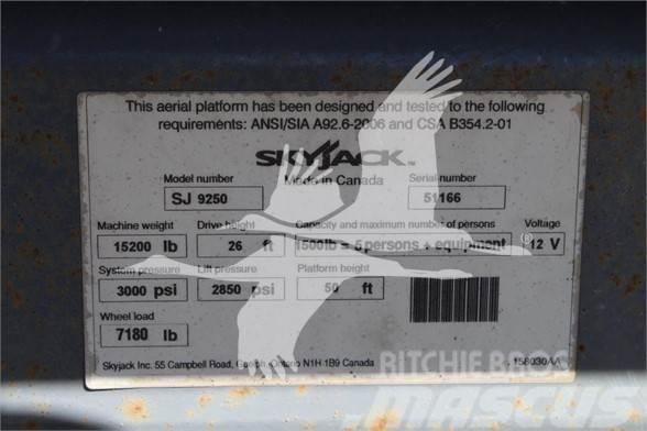 SkyJack SJ9250RT Platforme foarfeca